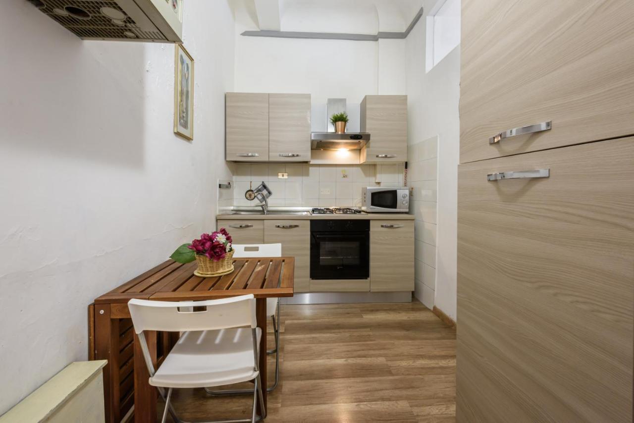 Apartment Artist's Refuge By Mmega Florence